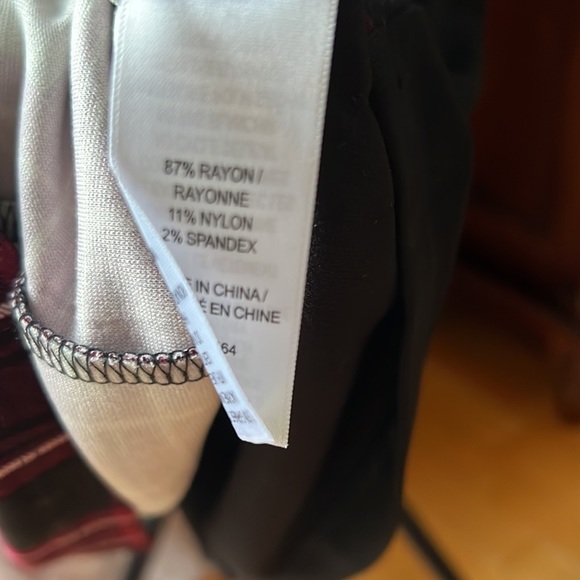 Sleeveless Black and Plaid Top - Picture 3 of 4